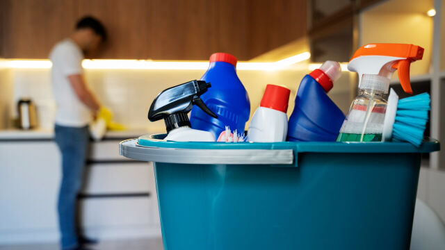 Hurtownia środków czystości: Jak działa i skąd pochodzą nasze środki czystości